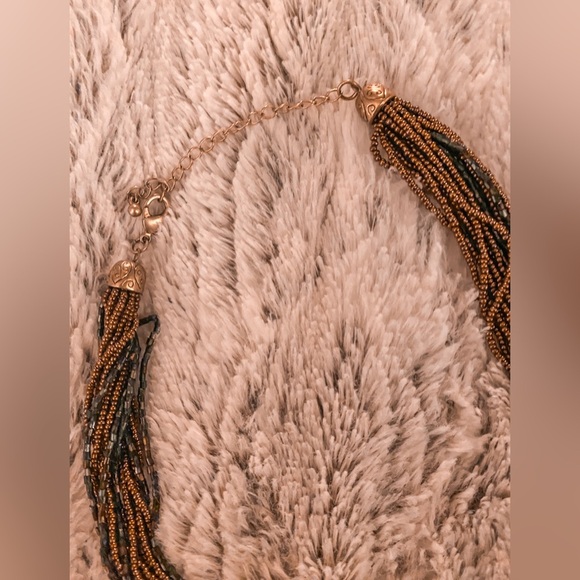 BEAUTIFUL BEADED GOLD AND BROWN NECKLACE COSTUME JEWELRY. EXCELLENT CONDITION. - Picture 3 of 6
